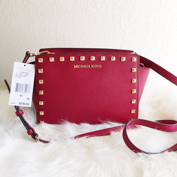 S A L E // Michael Kors Medium Selma Stud Messengr - Picture 1 of 4